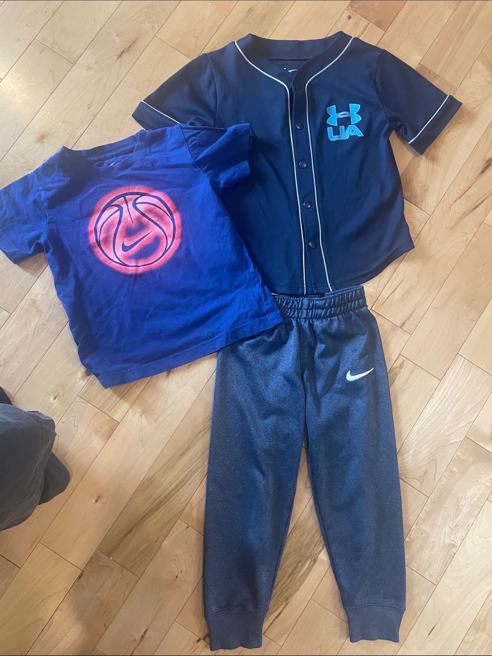 🍀Sale 4/$20 mini name brand bundle, sz 5